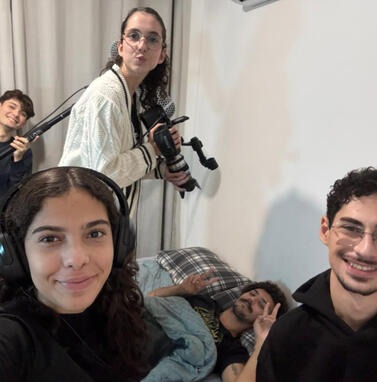 Equipe em set de gravação
